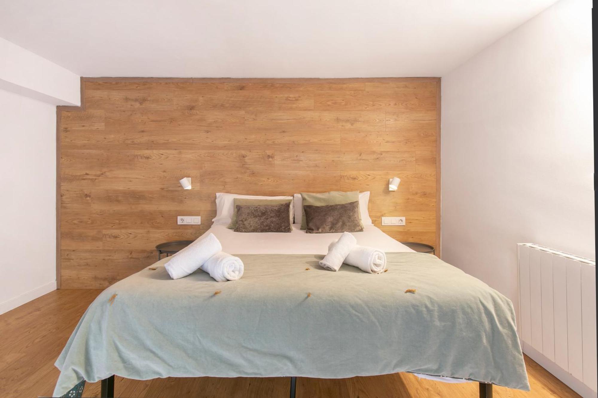 Chic And Modern Apartments In Gracia Barcelona Rum bild